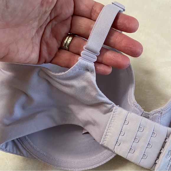 VICTORIA'S SECRETS / Body by Victoria Lined Perfect Coverage Bra Size 34DDD - Picture 8 of 11